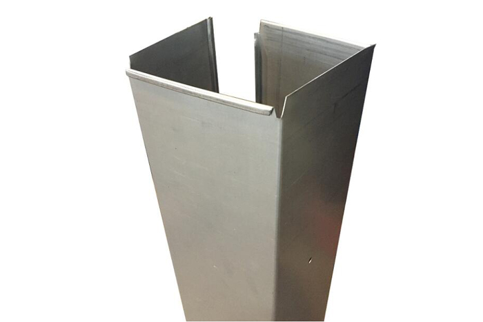 Automatic drive cleat (C-cleat) duct line